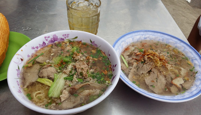 Gia Hân - Hủ Tiếu Mì, Bánh Canh & Bò Kho