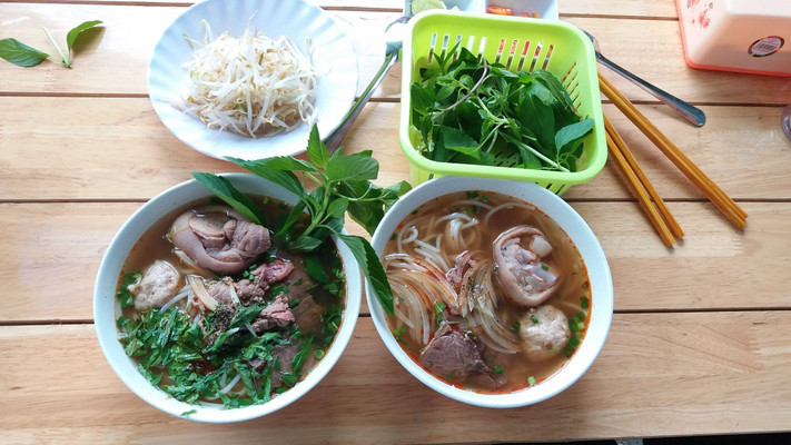 Bún Bò - Hẻm 595 CMT8