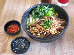 Bún bò xào sả ớt (58k)