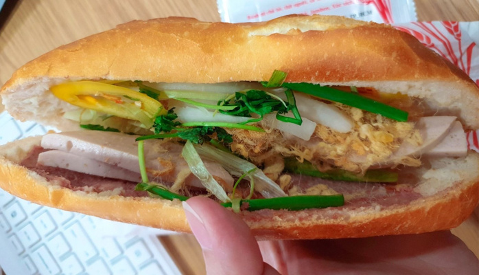 2HLFood - Bánh Mì Thịt Hành Rim - Trần Trọng Kim