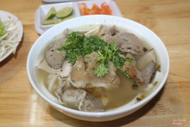 Bánh canh giò heo