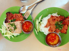 Cơm sườn và cơm sườn chả