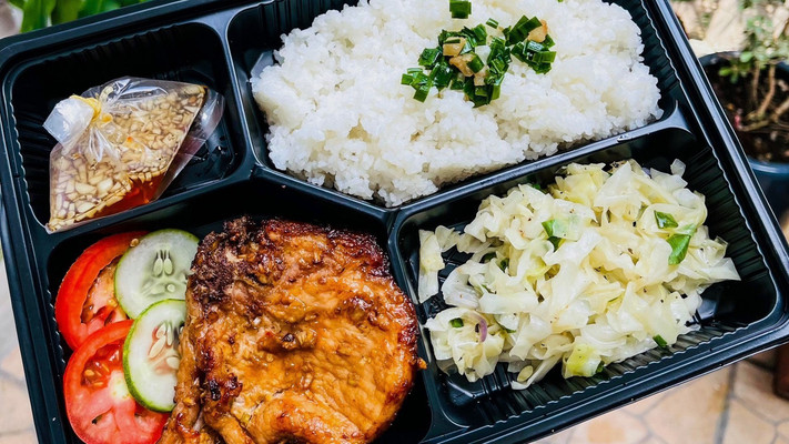 Tiệm Cơm Mạ Nấu - 01 Tố Hữu