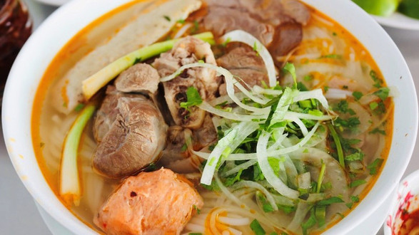 Bún Bò O Loan - Dương Văn An