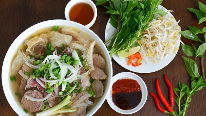 Phở & Lẩu Bò Cây Me - Nguyễn Văn Trỗi