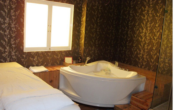 YHCT 540 CMT8 Massage - Cách Mạng Tháng 8