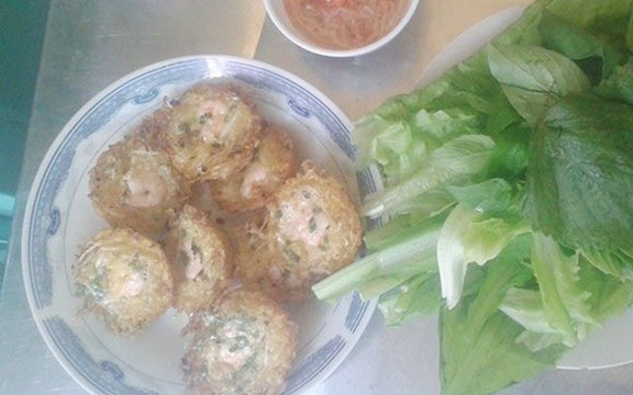 Cô Lan - Bánh Khọt - Cô Giang