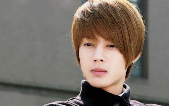 Cắt Tóc Nam Minh Toàn - Cách Mạng Tháng 8 