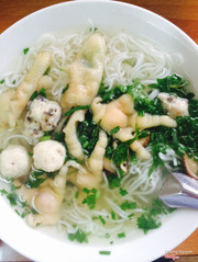 Bún mọc chân gà