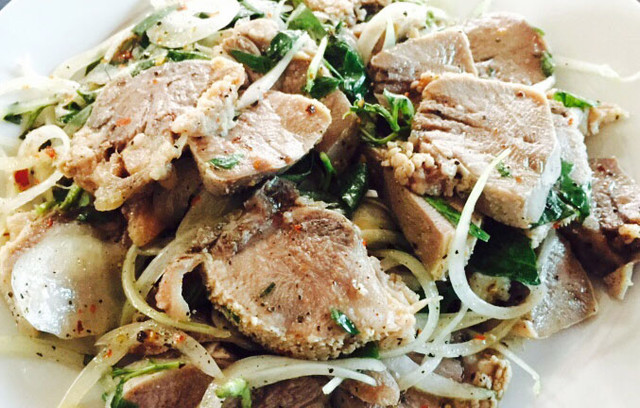 Quán Mười Út - Cafe & Nhậu Bình Dân