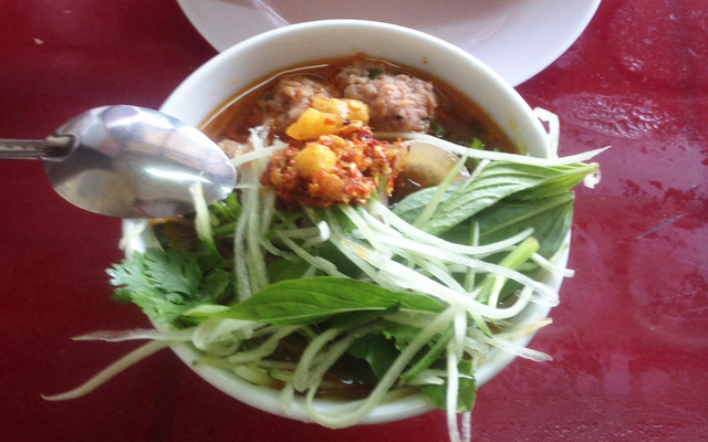 Cô Sương - Bánh Mì Xíu Mại