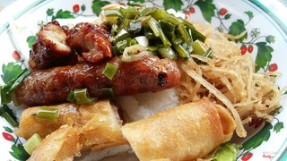 Chả giò thịt nướng bánh hỏi