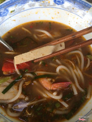 Chả lụa dày chứ hông mỏng nha mấy mem