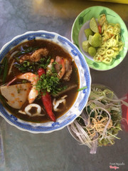 Có rau & chanh ớt đi kèm nè 