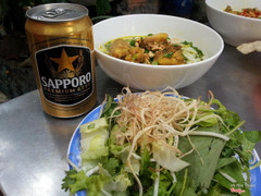 Mì quảng gà<a class='hashtag-link' href='/ho-chi-minh/hashtag/sapporopremiumbeer-188774'>#SapporoPremiumBeer</a>