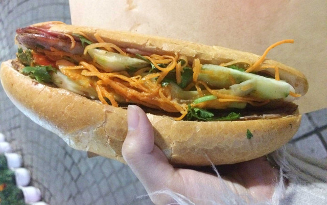 Bánh Mì Lập Vinh