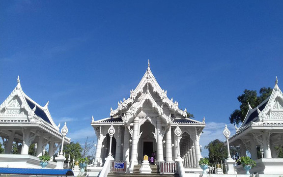 Chùa Wat Kaew Korawaram
