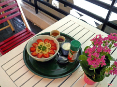 Oatmeal with Sesonal Fruit