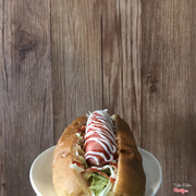 Bánh Hotdog mới ra mắt của hệ thống coffee ưeay cũng rất ngon nha Mn ! 42k/1cai