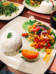 Cơm cá tẩm bột sốt chua ngọt