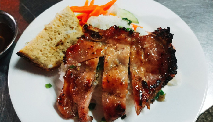 Cơm Sườn Chợ Phùng Hưng