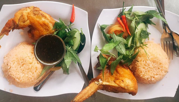 Chị Thư - Cơm Gà Xối Mỡ