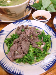 Bò xào có vị hơi chua chua