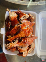 220k / 1 con . Quá rẻ so với chất lượng. Nên ăn các bạn ạ