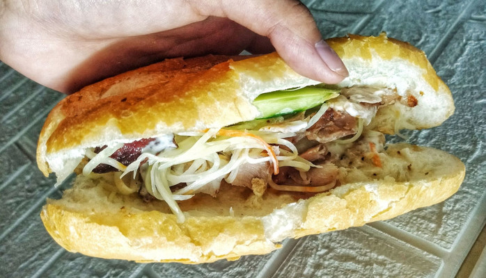 Bánh Mì Thịt - Chợ Cột Đèn