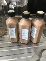 Đặt 3 chai lự giao cho 3 chai j đó màu này nhìn là biết ko phải lựu rồi, coi comment mới thấy có ng cũng bị tương tự, ko tin đc có quán làm ăn gian dối kiểu này