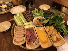 Lẩu ngon...không gian đẹp...phục vụ thân thiện...