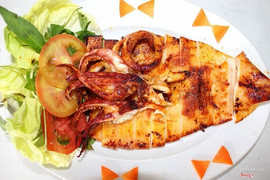 Mực lá đại dương nướng muối ớt
#Ghiền HẢI SẢN 
HOTLINE 0327979609