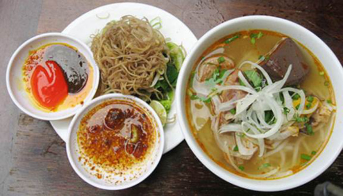 Bún Bò Tú Hinh