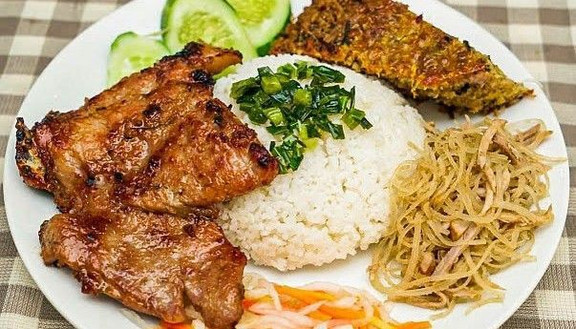 Bà Học Hương - Bún Chả, Nem, Cơm Tấm, Bún Đậu - Tân Ấp