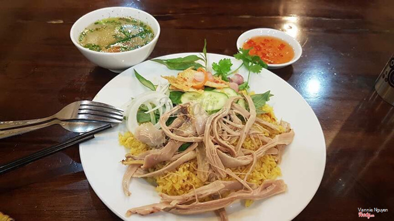 Cơm gà xé