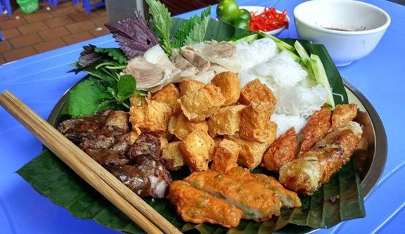 Chị Hà - Bún Đậu Mẹt - Tôn Đức Thắng