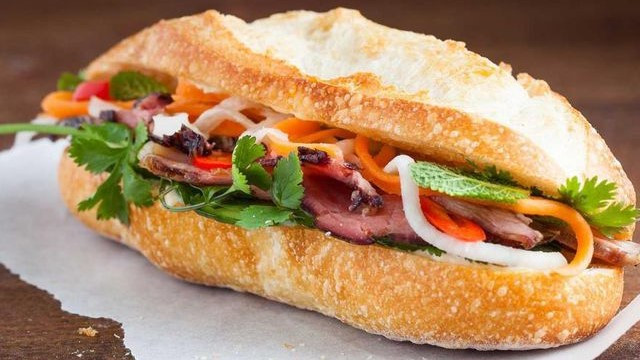 Bánh Mì Hà Nội Hùng Dung - Hamberger & Xôi Mặn - Lạc Long Quân