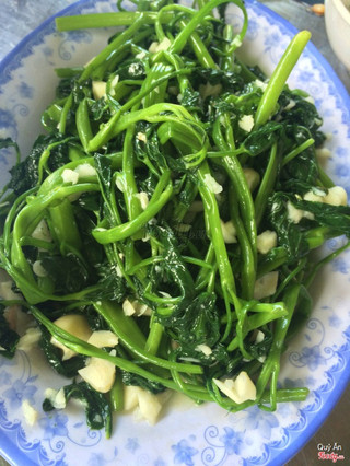 Rau muống xào
