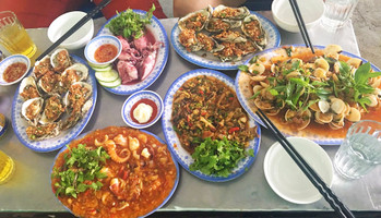 Hải sản tươi ngon, giá rẻ