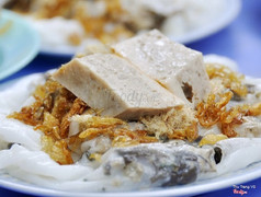 Bánh cuốn Cô Thanh - chợ làng Hồ, Thuỵ Khuê