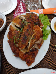 Gà nướng tẩm ướp ngon, nhưng con gà ko ngon