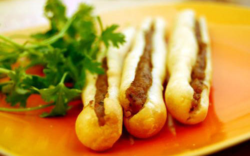 Bánh Mì Cay - Lạch Tray