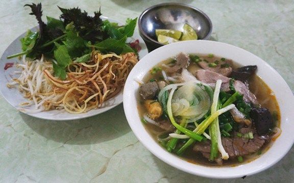 Bún Bò Giò Chả