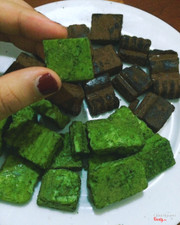 Mình đặt là 25 viên một nửa là chocolate và 1 nửa là matcha. Giá là 50k thì phảiii. Nhìn trên hình lung linh nhưng ăn mình lại chả thấy ngon tẹo nào ý . 