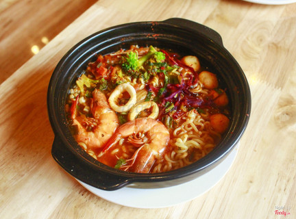 mì cay hải sản