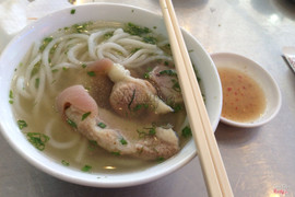 Bánh canh giò nạc