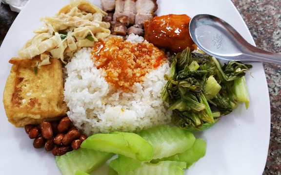 Thảo Linh - Cơm Tám Bình Dân