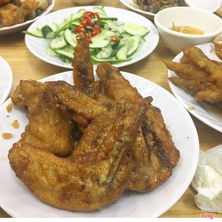 Chấm chấm mút mút CHÂN, CÁNH GÀ CHIÊN MẮM đẫm sốt ngon nhất HN