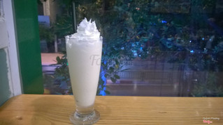 view dòm ra đường