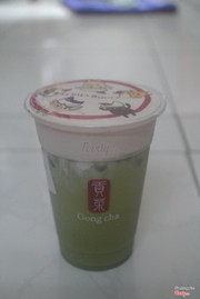 Matcha strawberry cream